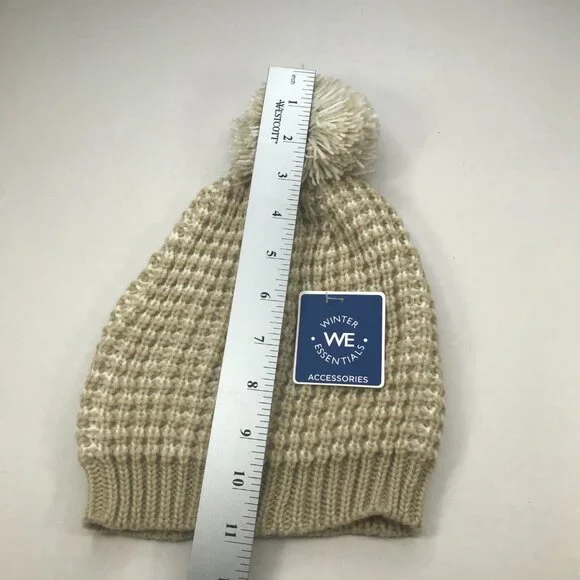 Winter Essentials Women's One Size Beige/White Knit Beanie Hat With Pom New - Picture 8 of 8